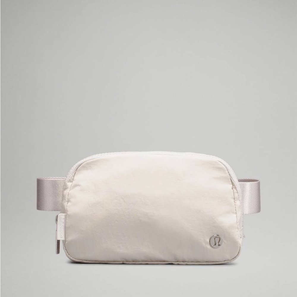NWT Lululemon Everywhere Belt Bag White Opal Extended Size